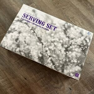 Ulta Beauty 5 Piece Holiday Serving Set Snowflake Porcelain Tray & Plates